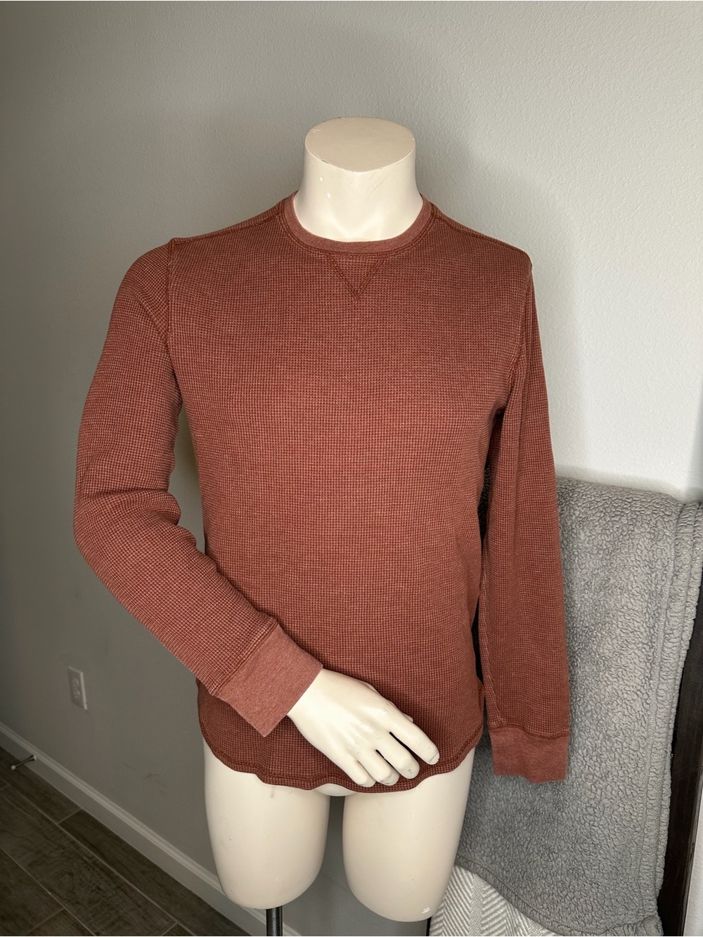 Banana Republic Men's Crewneck Long Sleeve - Rust Brown